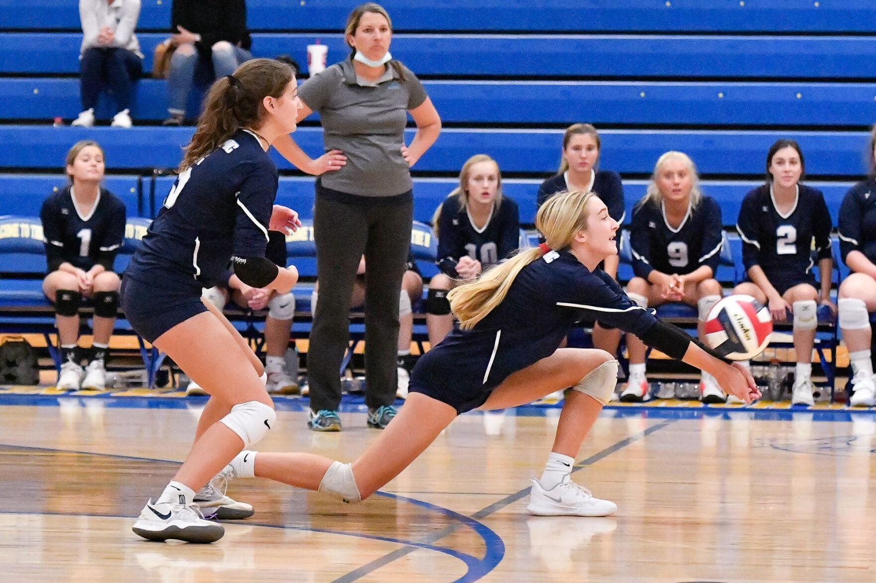 10/31/20 - Girls Volleyball - C5 quarter - Francis Howell vs St. Dominic